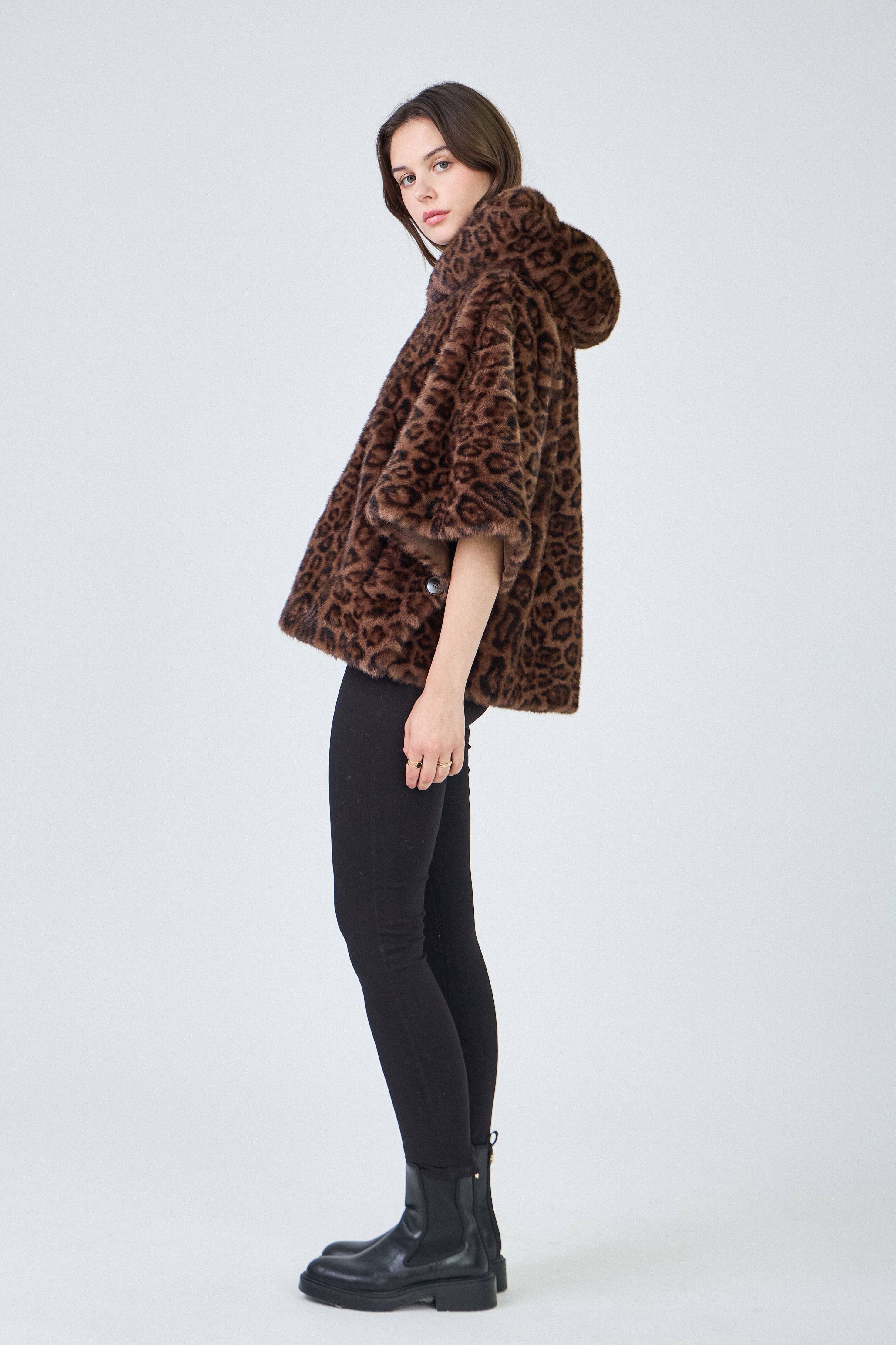 Giovanni Paris - Vendita all'ingrosso Pelliccia/Pelliccia sintetica - Donna - Mantella Alizée con cappuccio in ecopelliccia38