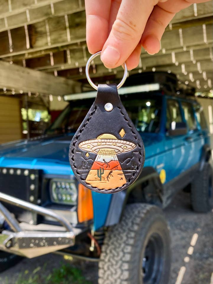 Straal me omhoog! Sleutelhanger voor wholesale door Malevolent Leather