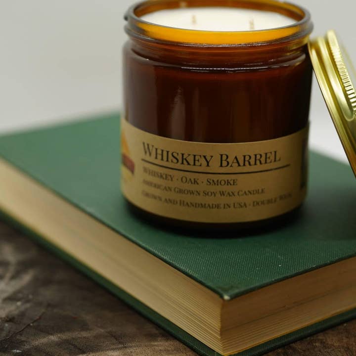 VIAI Beauty – wholesale Burkljus – PRAIRIE FIRE Whiskey Barrel Sojavaxljus | 16 oz Dubbla Vekar Bärnstensfärgad Apotekarburk2