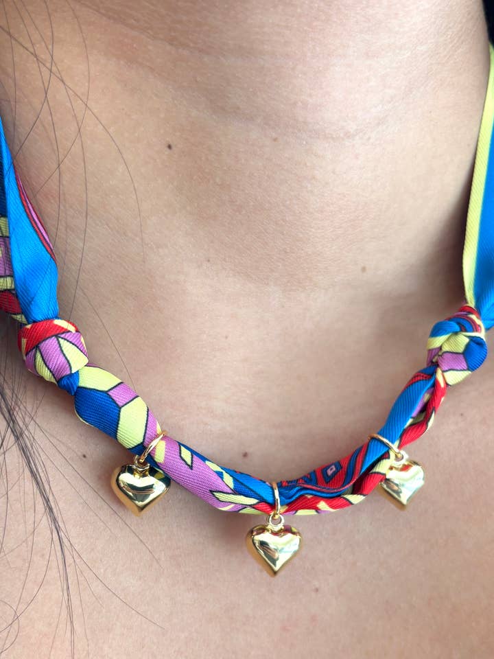 Hjerteknuser Tørklæde Halskæde/hjertevedhæng for engroshandel hos Nora James jewelry