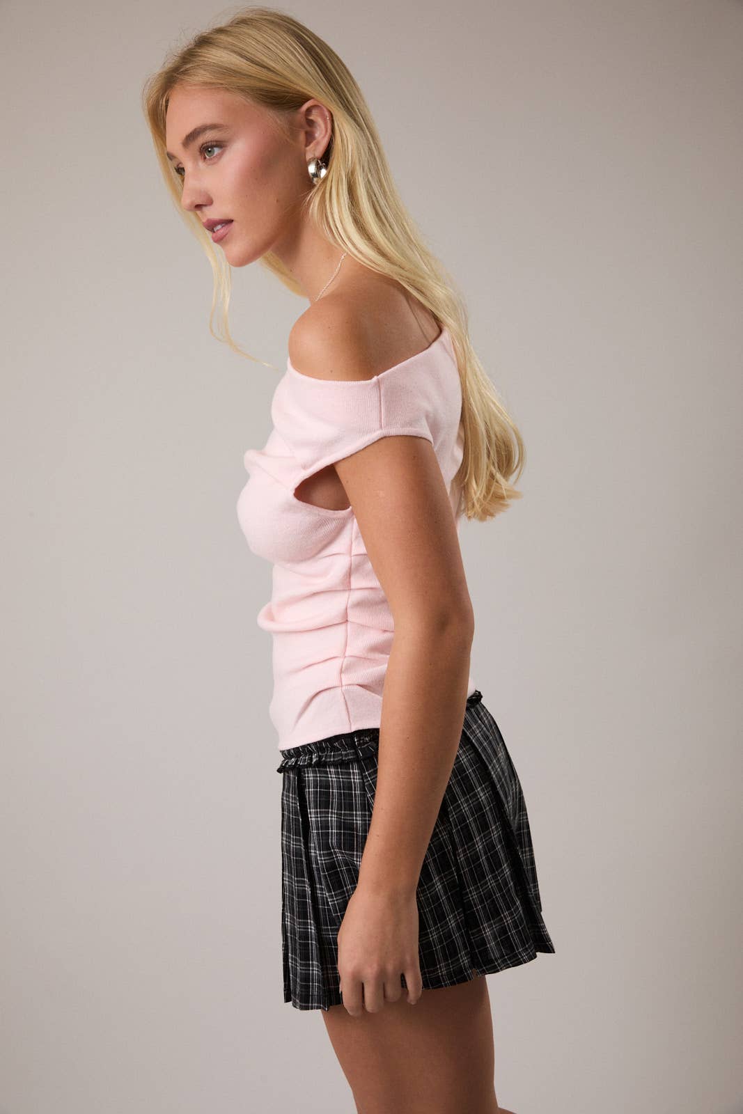 LE LIS - Vente Haut en maille – femme - TOP EN MAILLE À COL ASYMÉTRIQUE15