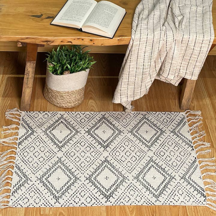 Alfombra BOHO DIAMOND, color negro marfil, 20 x 32 pulgadas. para venta al por mayor de chardin home