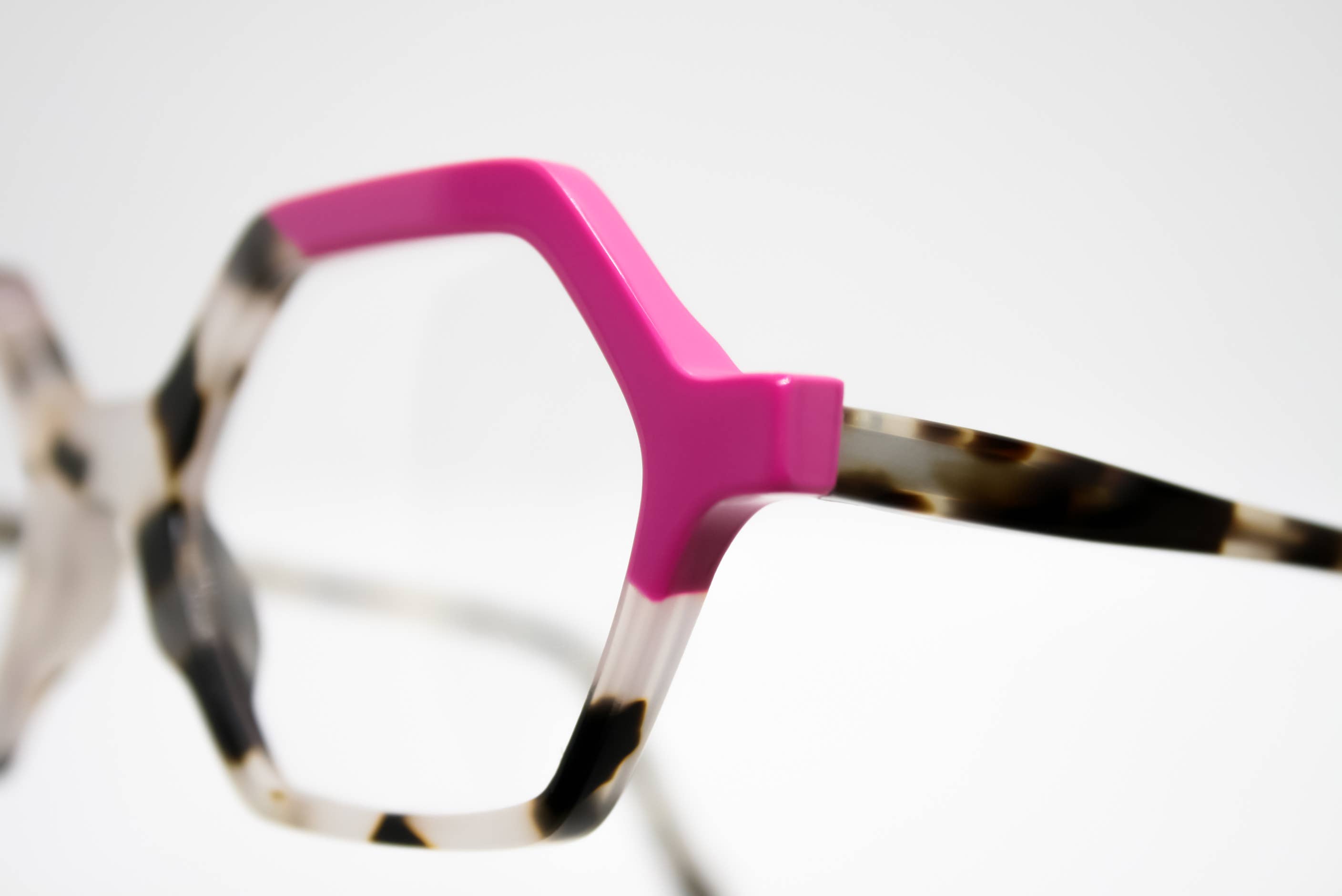 Lussier - Wholesale Eyeglasses - Women's - APOLLO6