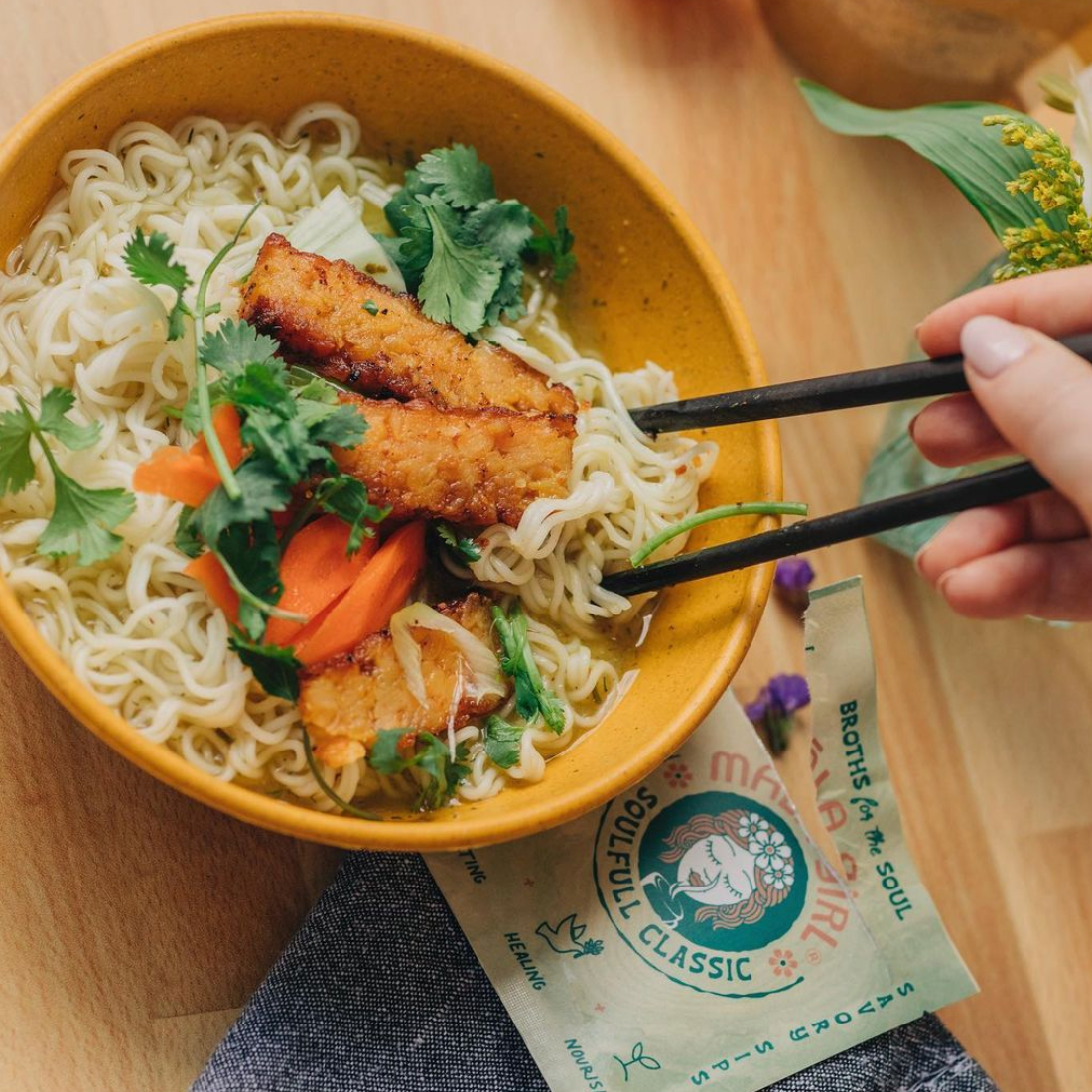 māla girl – Bebida saudável em pó por atacado – Pó instantâneo de caldo superalimento com limão, gengibre e cúrcuma10