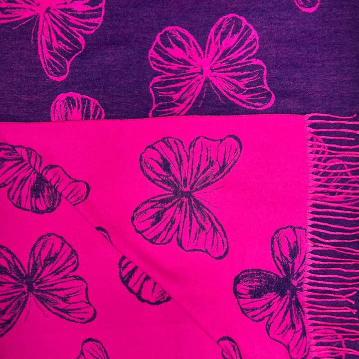 London Scarves – Engroshandel Tørklæde - Dame – Butterfly print på cashmere blend vendbart tørklæde7