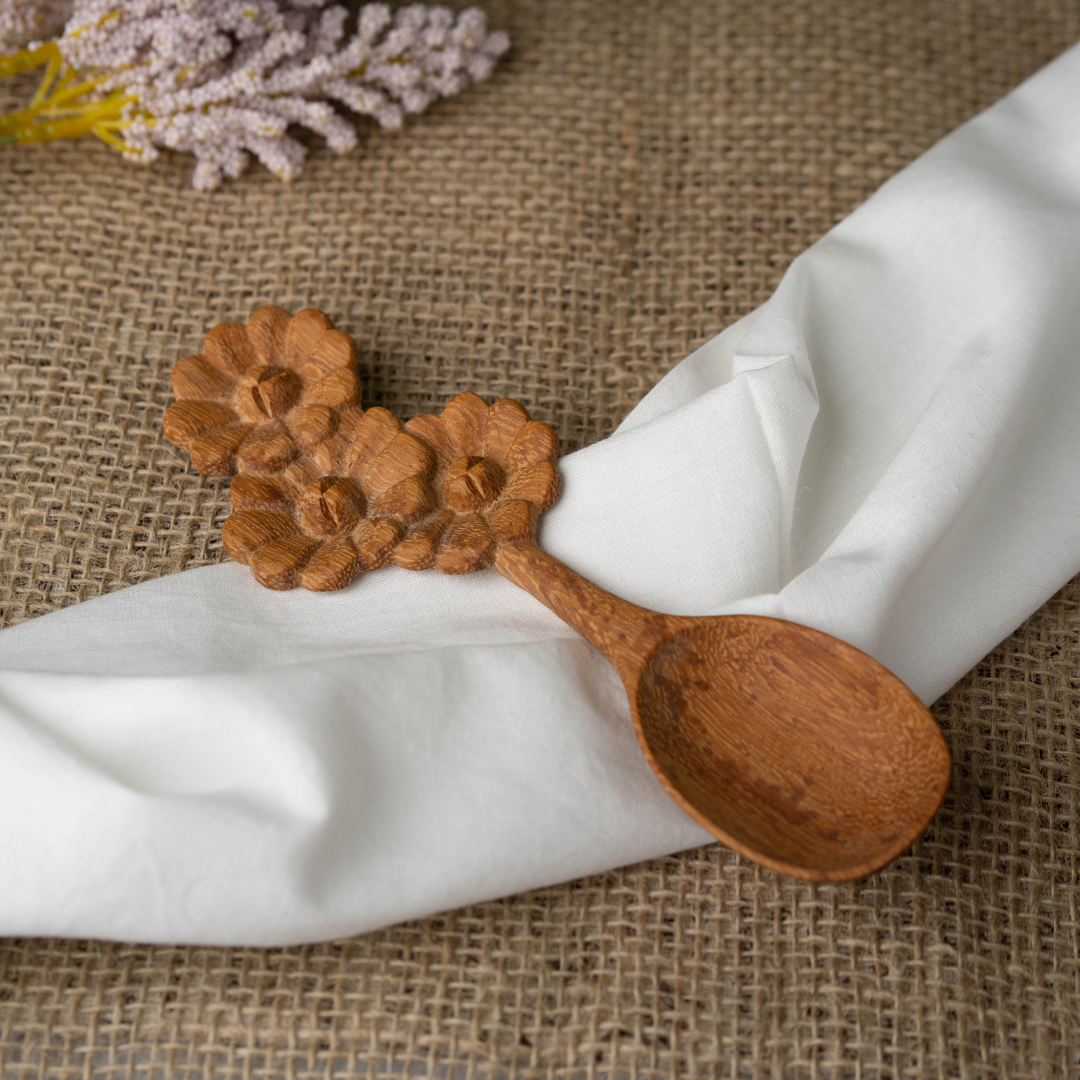 Luala Silk – wholesale Serveringsredskap – Hantverk trä sked och gaffel- Röd Trä- Flower4