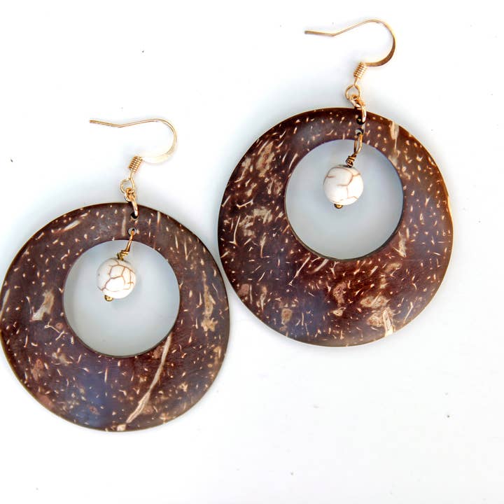 Coco & Souls – Brincos de argola por atacado – Brincos de concha de coco marrom pedra branca4