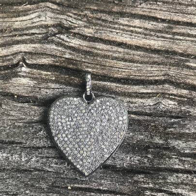 Pendentif en forme de cœur massif en diamant pavé pour la vente par ILISSA MICHELE JEWELRY