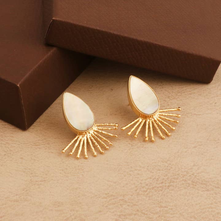 El Joyero - Wholesale Stud/Post Earrings - Handmade Mother of Pearl Studs Sunburst Gold Plated Earrings3