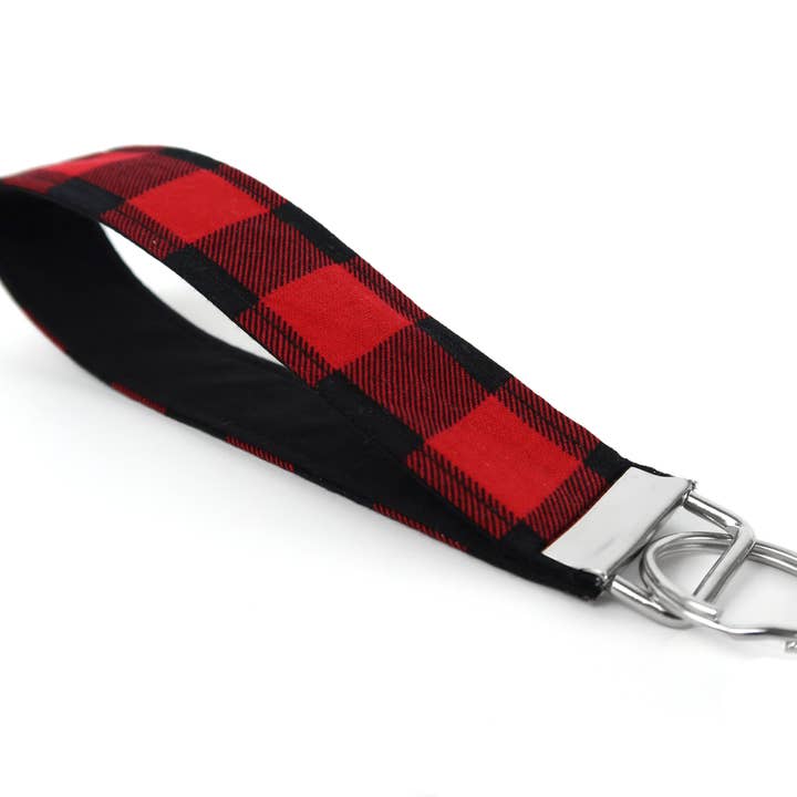 Porte-clés à carreaux de buffle rouge et noir pour la vente par Designs By Rachel Lynn