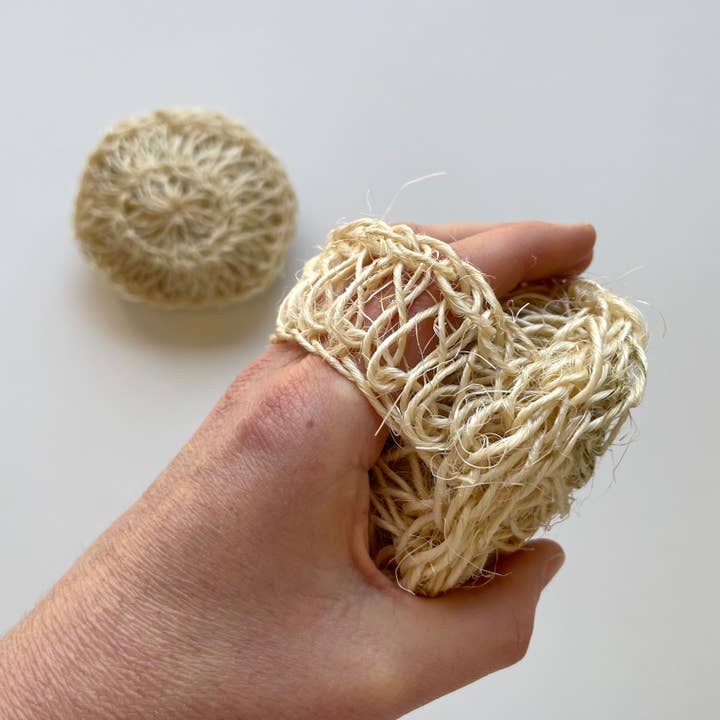 fort & field - Wholesale Bath Pouf/Sponge - Round sisal scrubber ball sponge w/ handle kitchen bath4