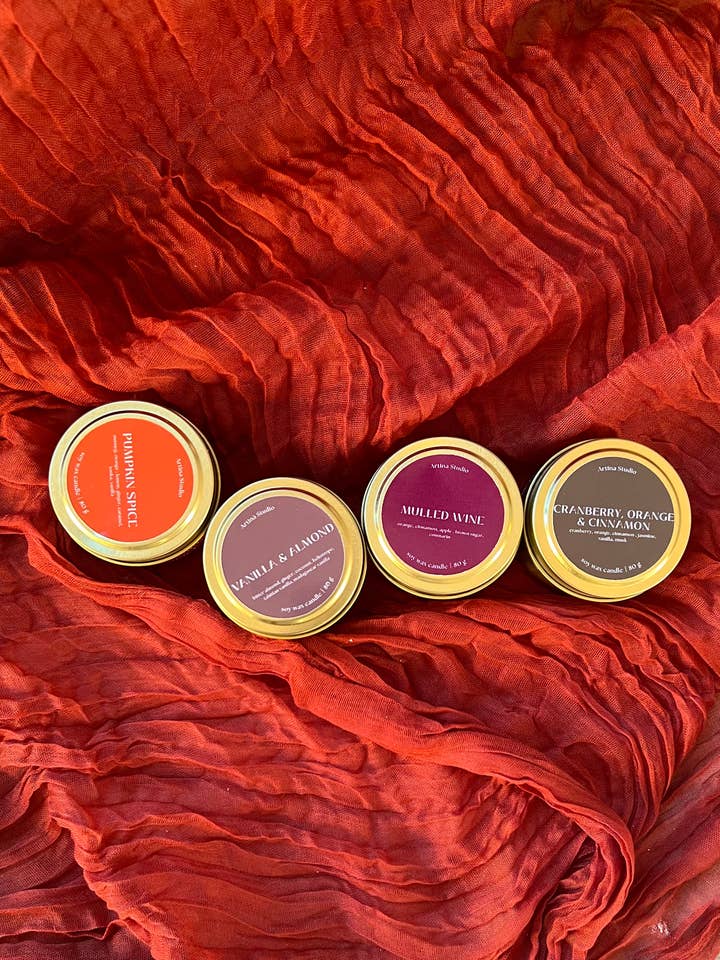 Candle in tin golden jar for wholesale by Artina