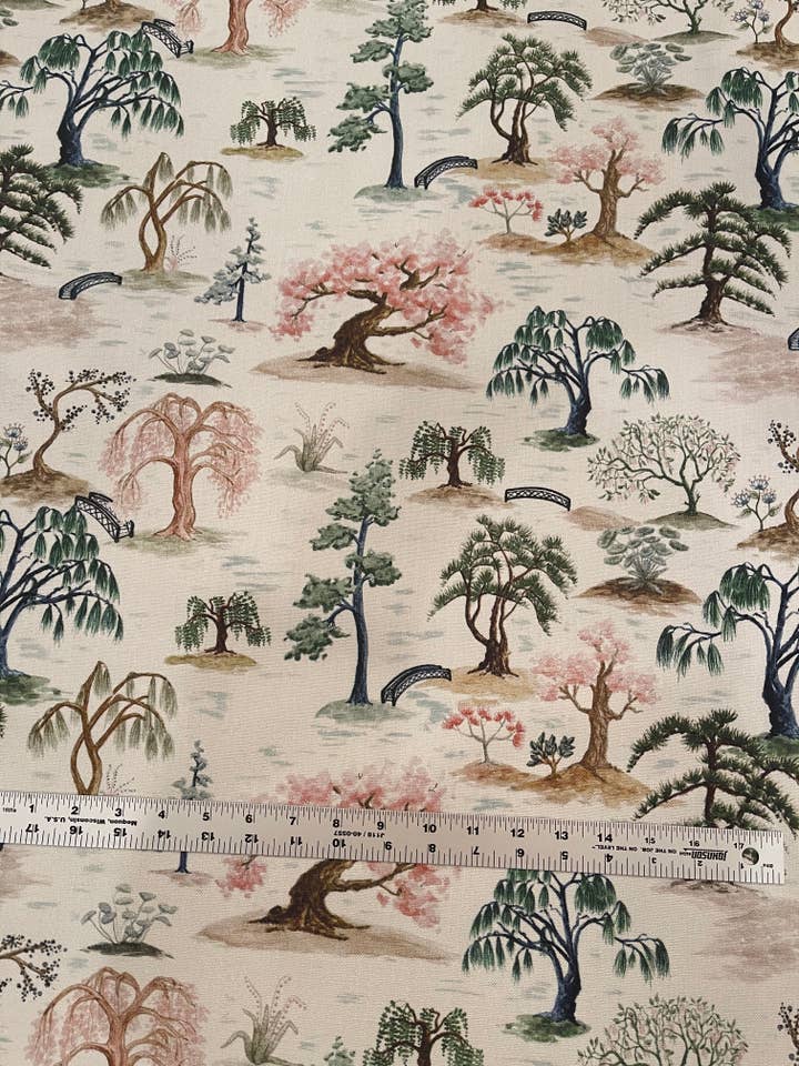 Coussin Arabella Tree avec insert en plumes - Sur mesure pour la vente par Dahlia & Grace pillows