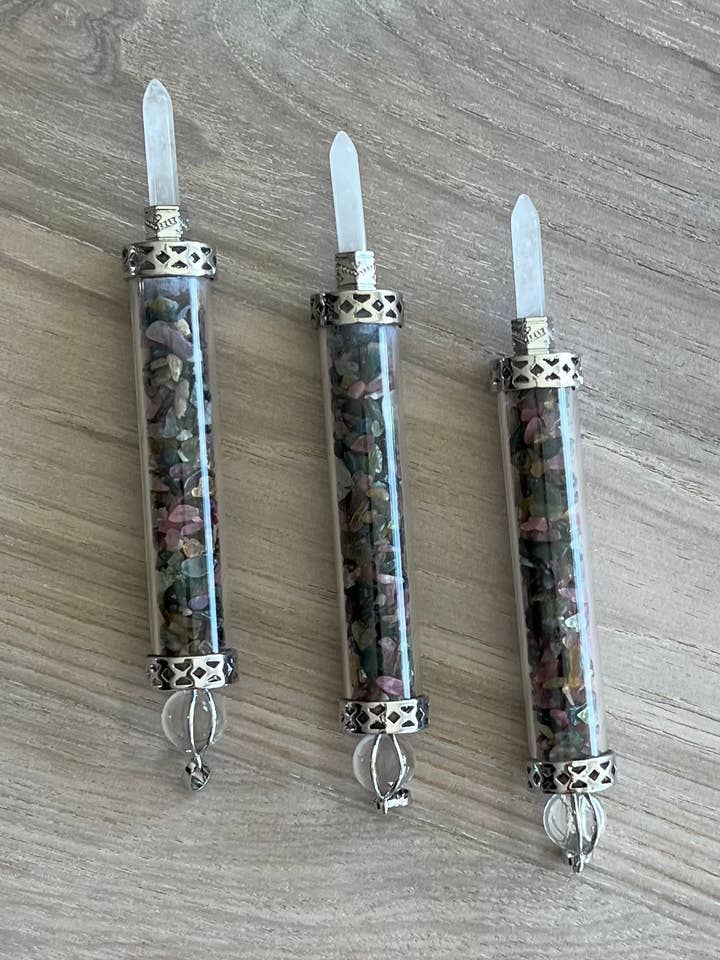 Regenboogtoermalijnstaf met helder kwartspunt voor wholesale door Luna Rae