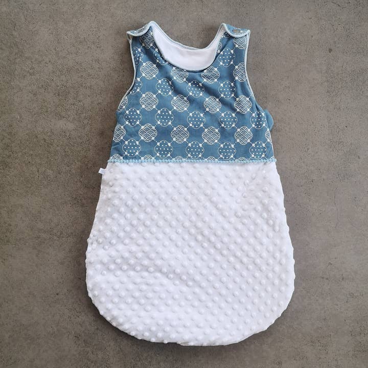 Gigoteuse nuage Trègle bleu gris pour la vente par Eugénie Design