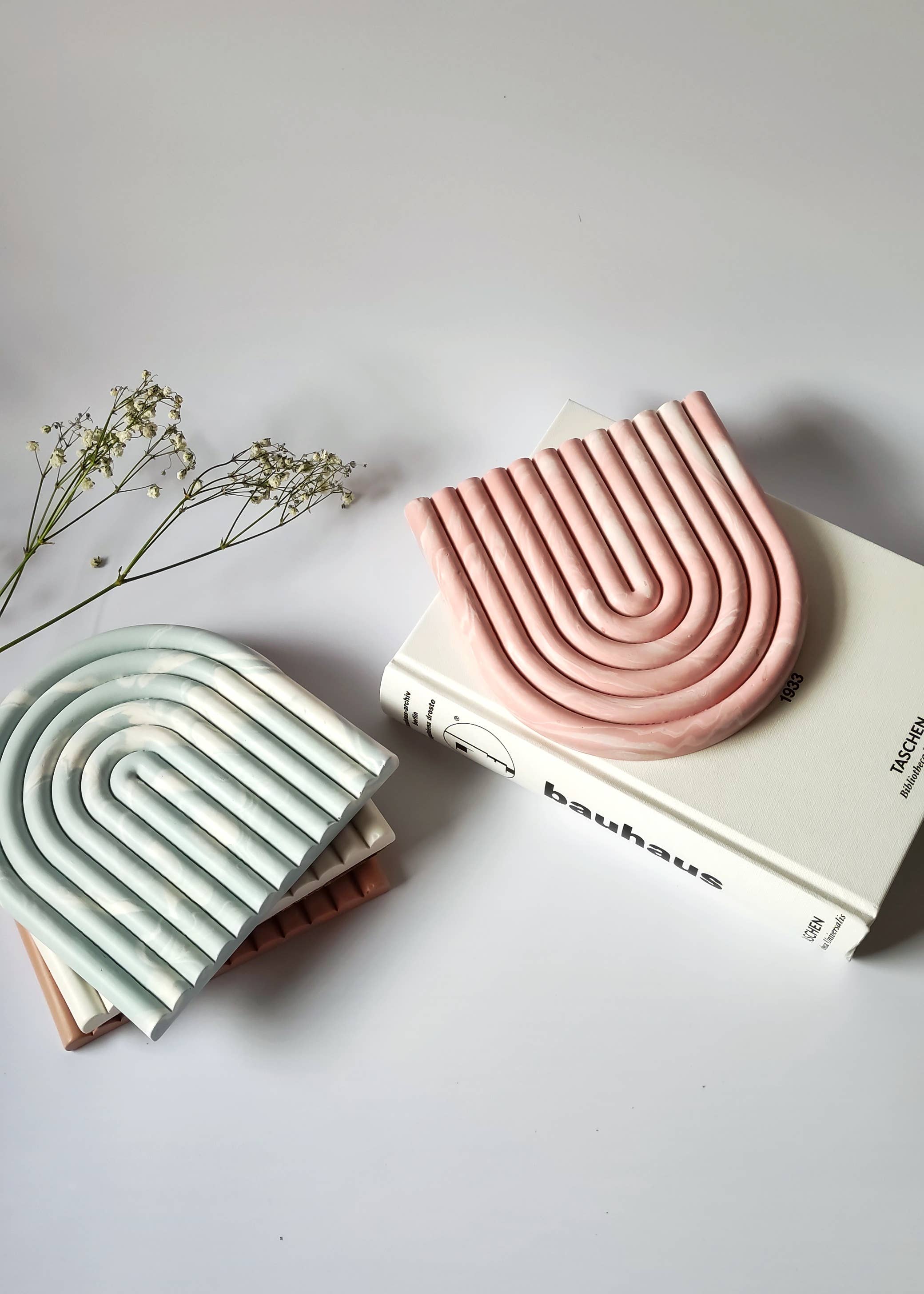 Kndly home - Wholesale Decorative Tray - Nordic style rainbow shaped tray0