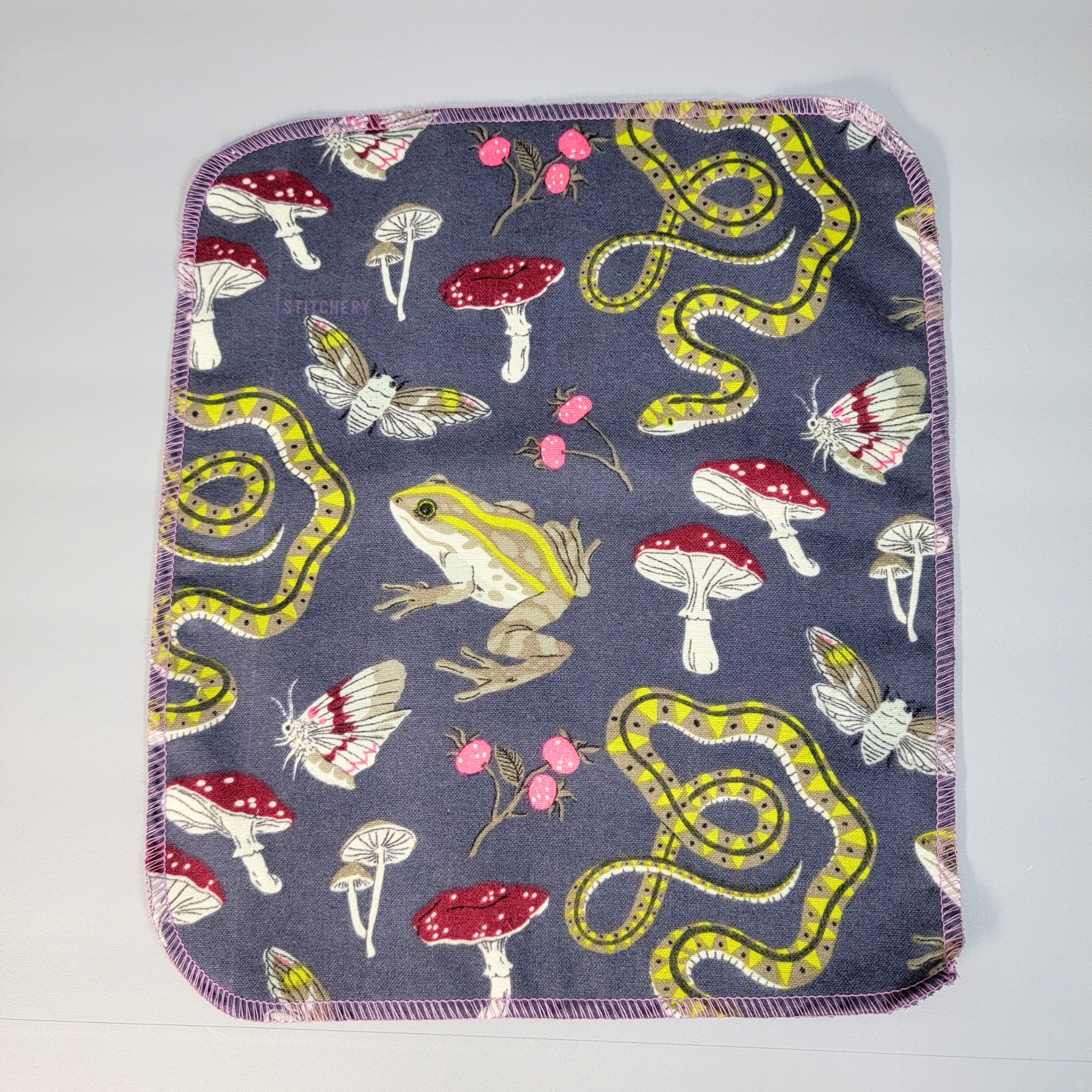 Cruelty-Free Stitchery – Engroshandel Rengøringsklud – Ikke-papirhåndklæder - Slanger og frøer2