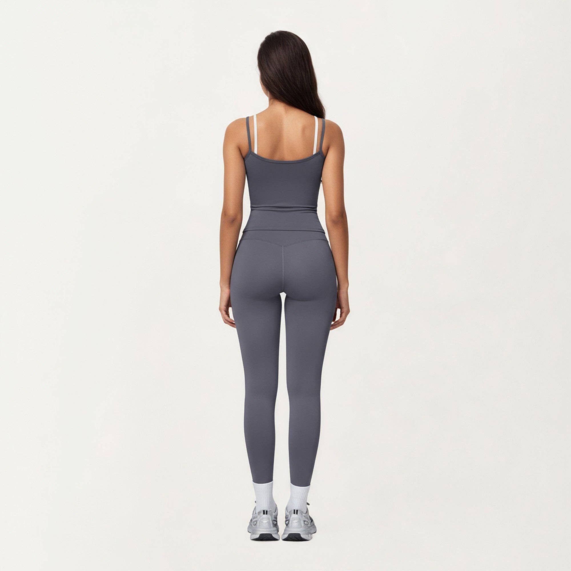 Active by Anna-Kaci – wholesale Sportöverdel – Dam – Dubbelremmad åtsittande aktivt linne med inbyggd hylla-bh7