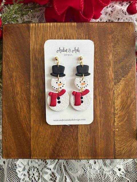 Orecchini in argilla a forma di pupazzo di neve, orecchini natalizi in argilla, pupazzo di neve per la vendita all'ingrosso da parte di Asden & Ash Design