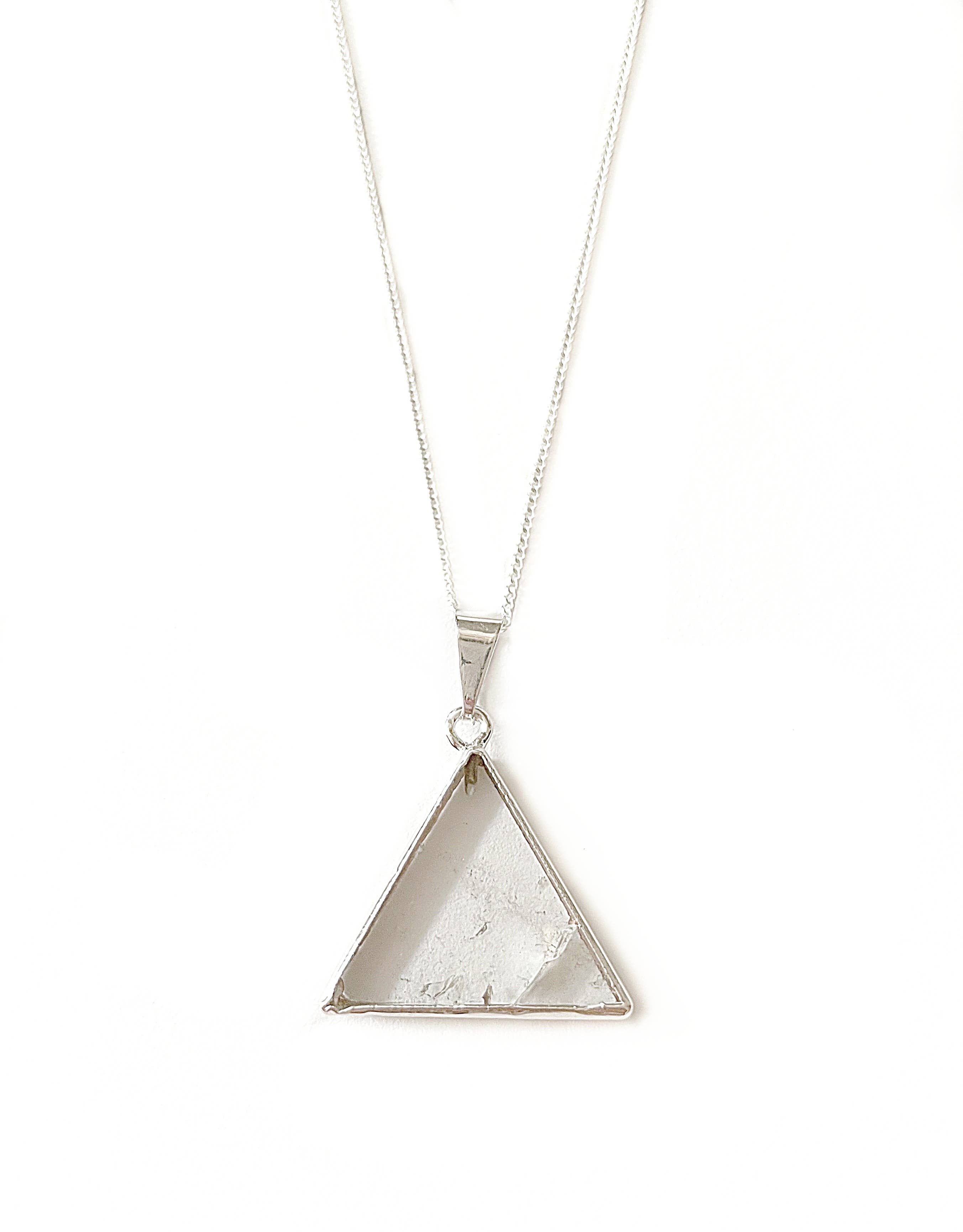 Crystal and Sage – wholesale Pendant/charm necklace – Rock crystal necklace as a triangle gold-plated and silver-plated3