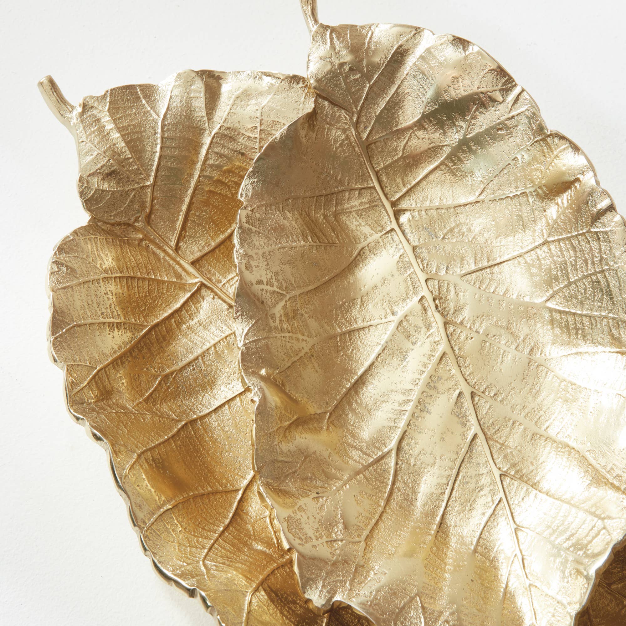 Napa Home & Garden - Vente Plateaux décoratifs - Plateau Feuille Grand Alegra, Or - Plateau de Service en Aluminium Massif3