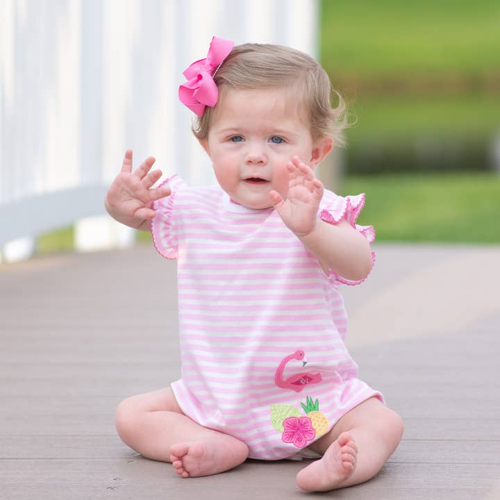 Barboteuse rose flamant rose pour petite fille en coton Pima pour la vente par Marco and Lizzy