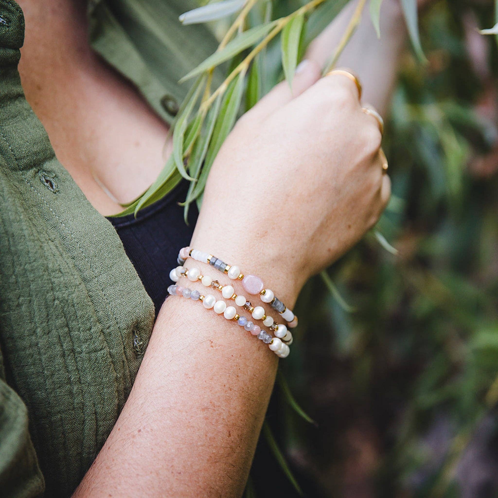 Lunaki Design - Wholesale Beaded Bracelet - Natural stone bracelet and 18K gold-plated stainless steel | HÉCATE1