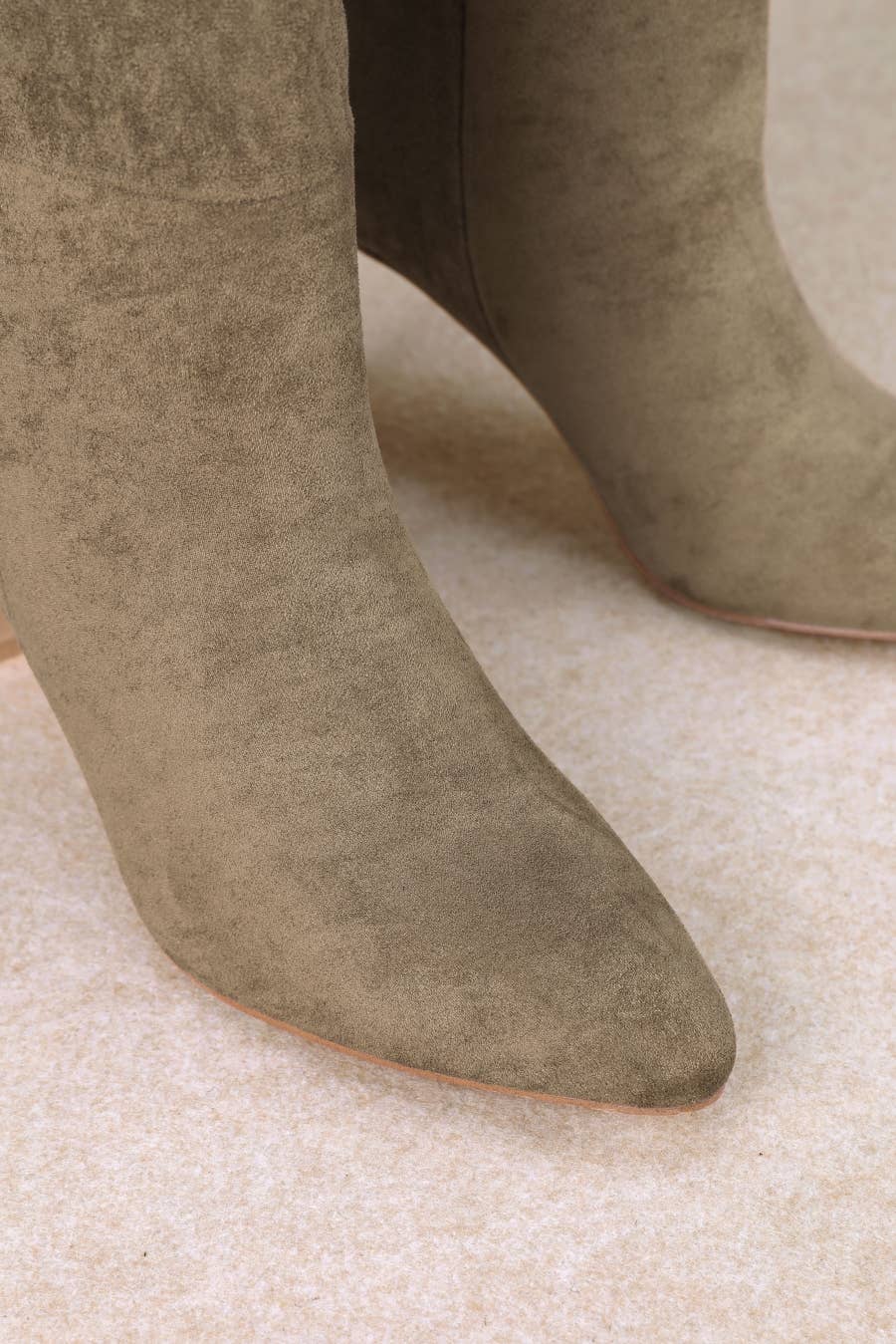 Oliccui - Vente Bottes – femme - BOTTES HAUTES À BOUT POINTU EN FAUX SUÉDINE9