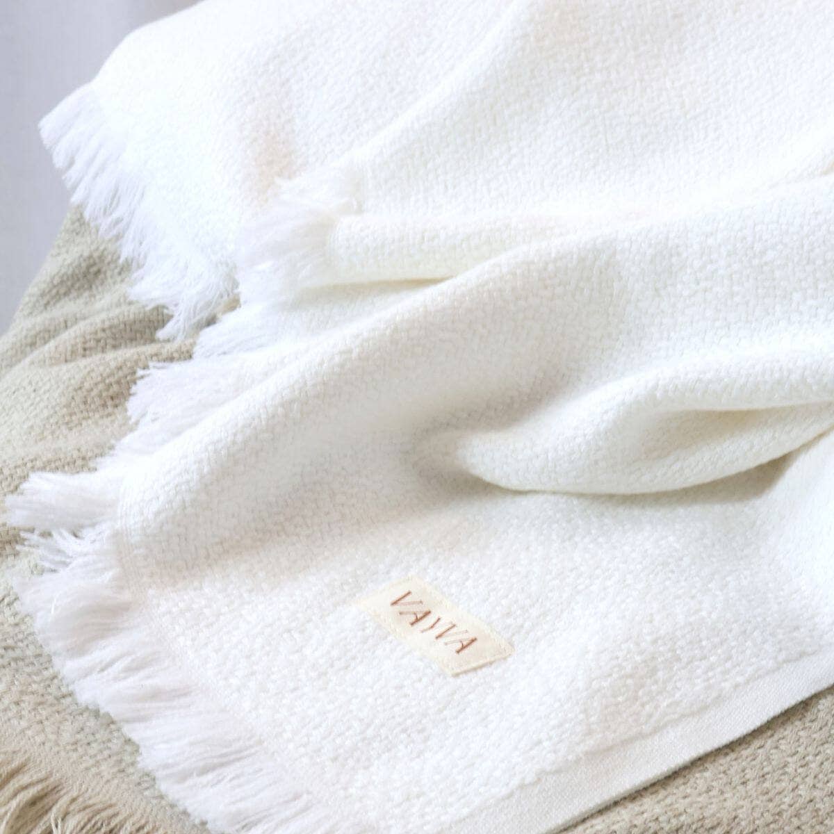 VAYVA - Vente Plaids - Couverture très douce | Plaid en bambou et coton pour le canapé10