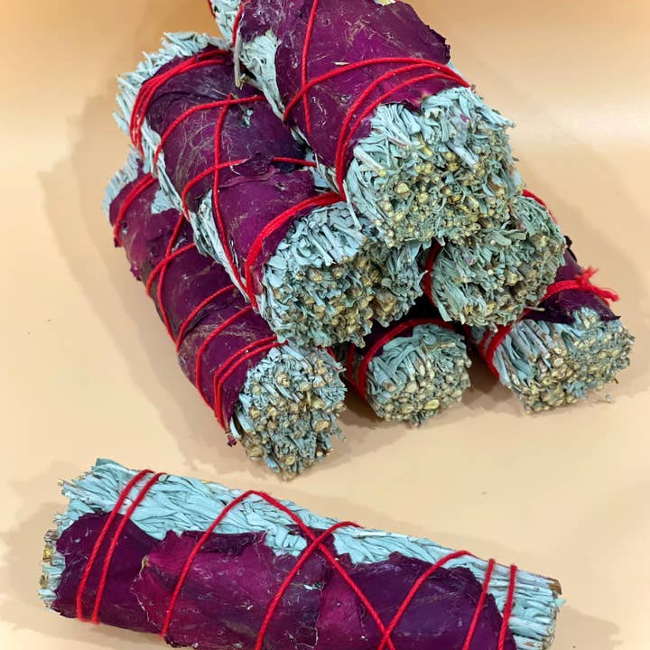 Rose- og blå salviebundter for engroshandel hos Faiza Naturals