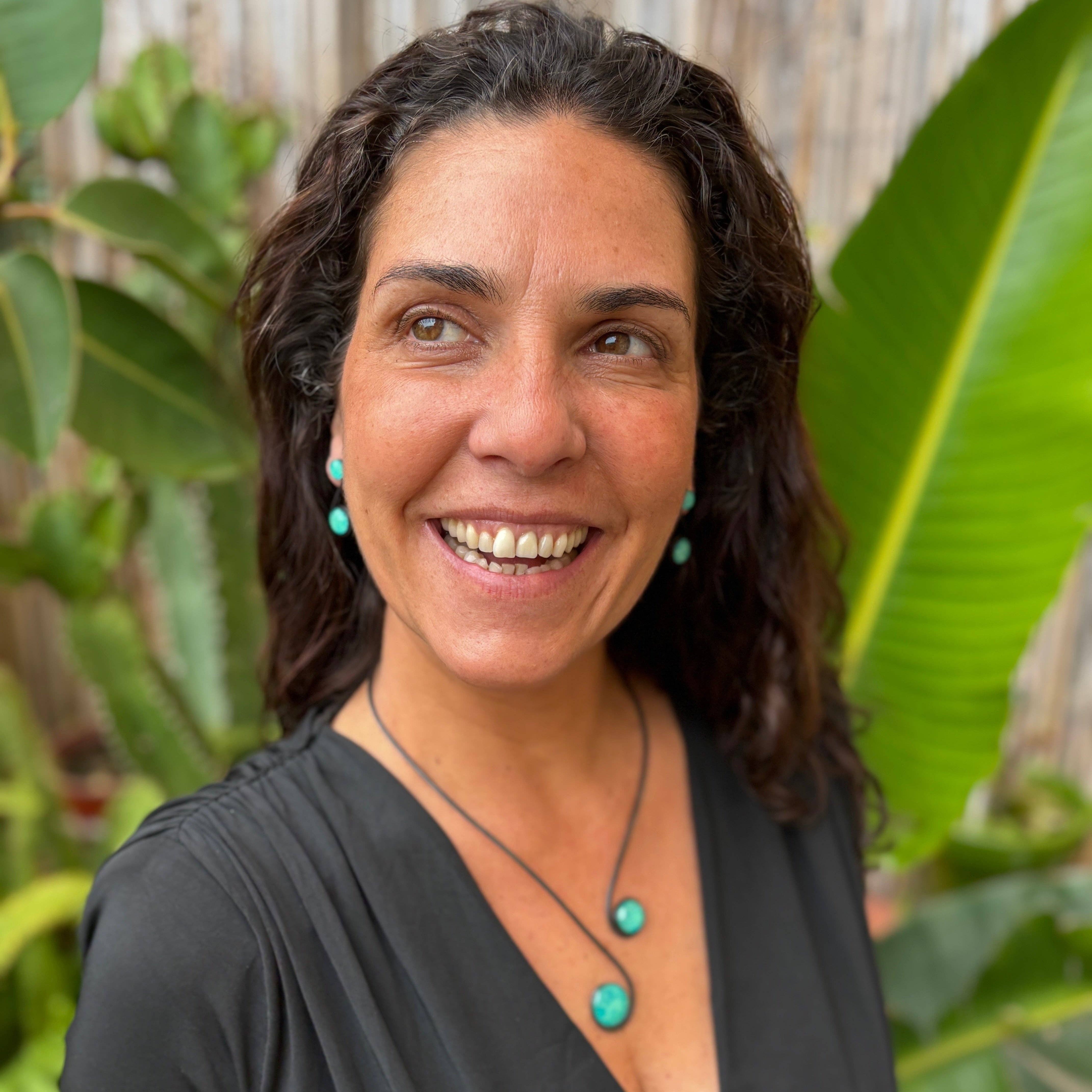 CAOMKA - Vendita all'ingrosso Orecchini pendenti - Orecchini "Doppio Sole Smeraldo" – Vetro fuso e ferro battuto.1