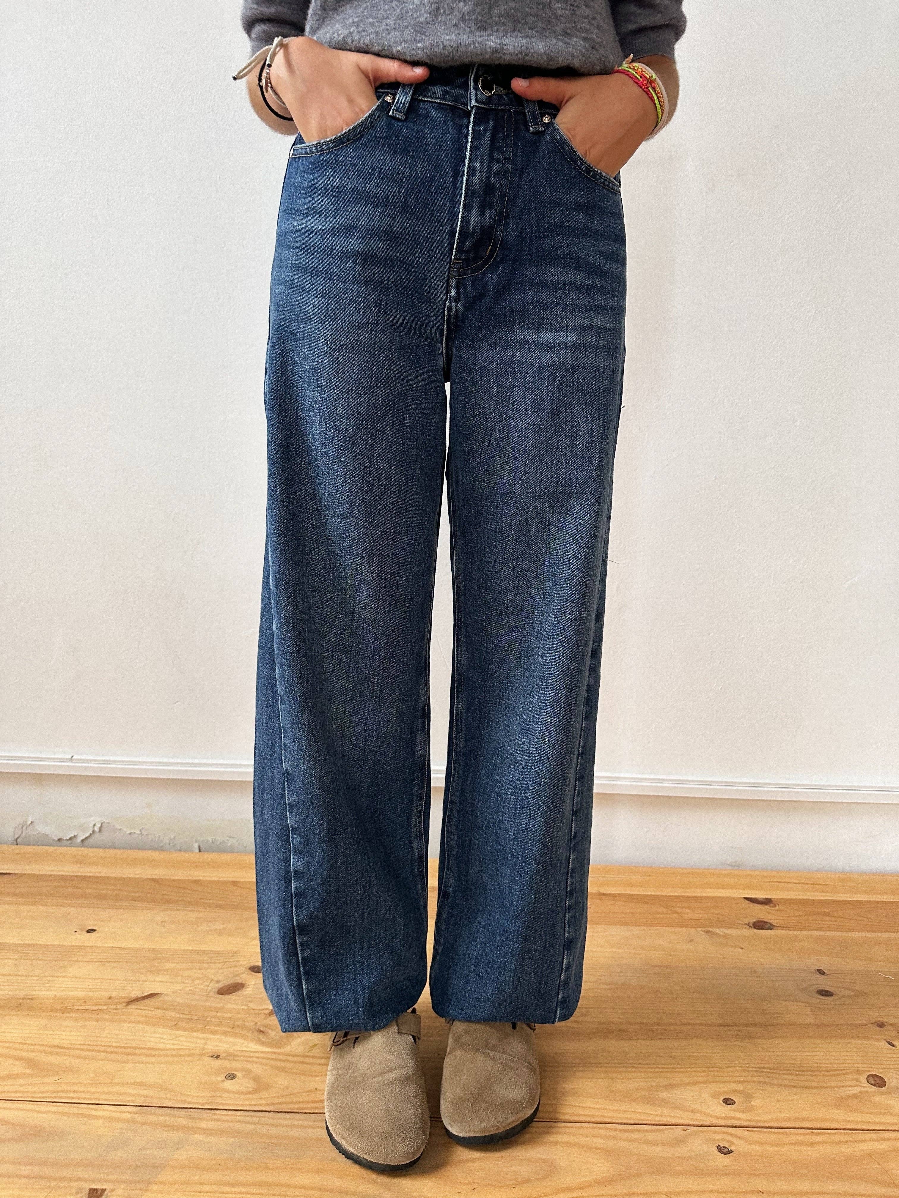 MindTraveler - Vente Jean – femme - Jean taille haute Nicole couleur foncée avec détails sur les coutures latérales4