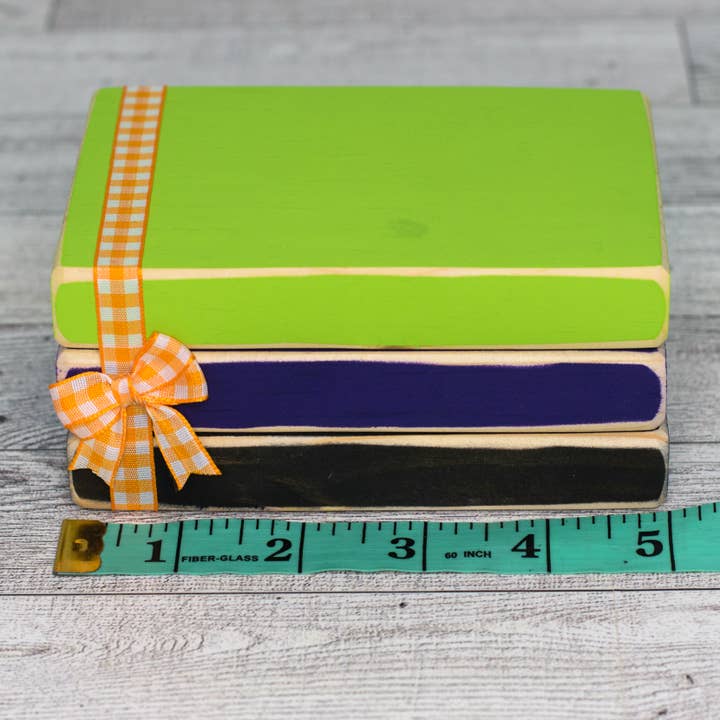 Ruaille Buaille Co - Wholesale Decorative tabletop object - October home decor | Mini book stacks for Halloween - Hocus6