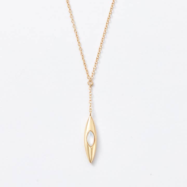 Collana con Pendente a Forma di Giglio (Spedizione a metà settembre) per la vendita all'ingrosso da parte di Sara Patino Jewelry