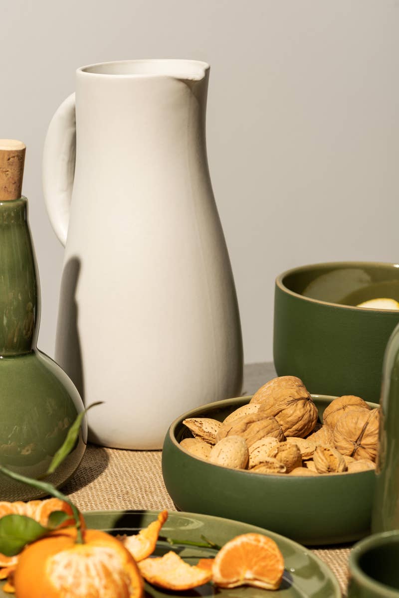 GHARYAN Stoneware & Olive Wood Tableware | Ships from USA - Venta al por mayor Jarras - Jarra y Jarrón de Gres Hechos a Mano para Flores | Dadasi 50 oz13