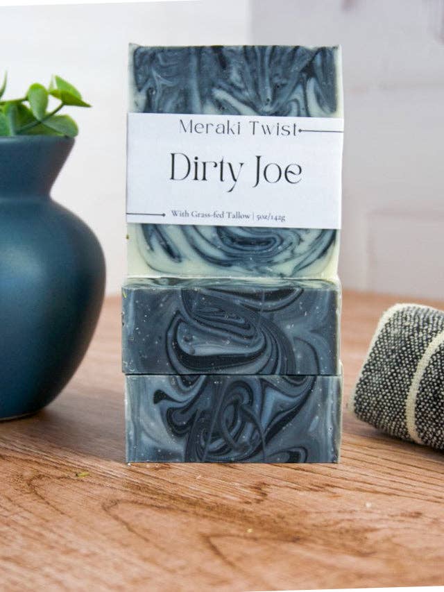 Dirty Joe pour la vente par Meraki Twist