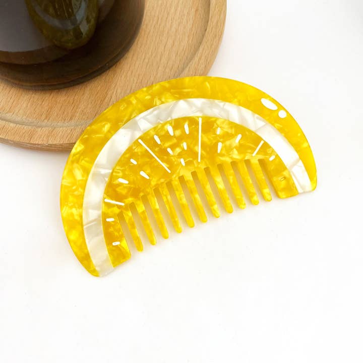 TheDivaSoap - Wholesale Hair Brush/Comb - Fruit & Animal Hair Comb, Creative Thin Comb1