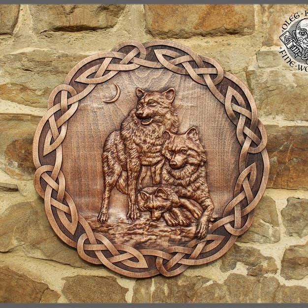 FAMIGLIA LUPO. Il miglior regalo per un amante dei lupi. per la vendita all'ingrosso da parte di Forged In Wood