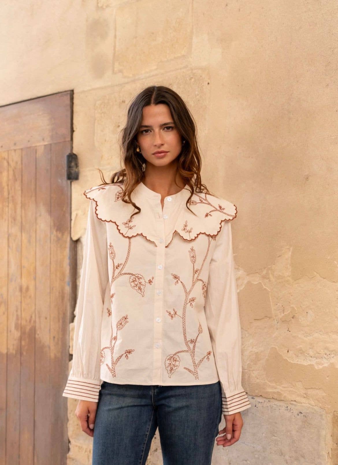 SWEET MAGIC MODA Y COMPLEMENTOS - Vente Chemise à col boutonné – femme - CHEMISE À MANCHES LONGUES AVEC DÉTAILS BRODÉS2