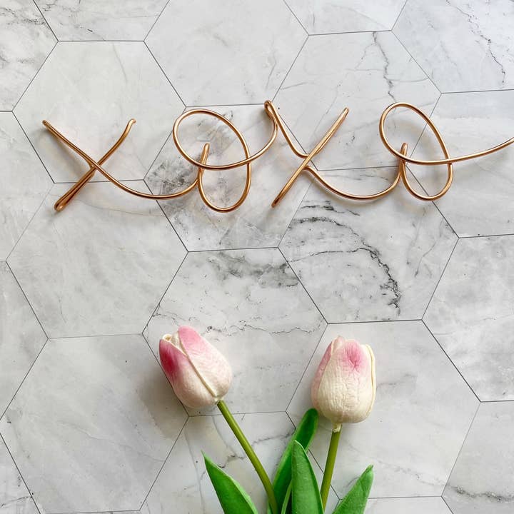 Wonder Wire Design - Wholesale Sign - XOXO Wire Word Sign | Wire Words | Rustic Wire Word Sign | Wire Writing | Wire Wall Art | Wall Hanging | XOXO sign | Hugs & Kisses Sign