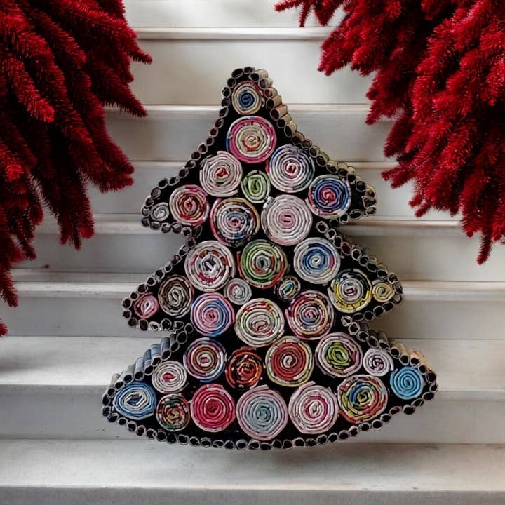 The Upcycled Paper Company - Vendita all'ingrosso Decorazione natalizia - Statuetta dell'albero di Natale, carta riciclata