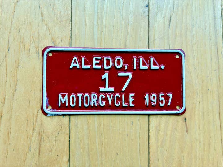 Targa per motocicletta Aledo Illinois 1957 per la vendita all'ingrosso da parte di RusticPlates