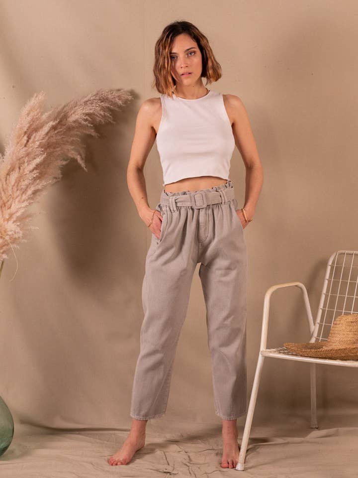 Vaqueros de mujer Mom Paper Bag de algodón orgánico gris claro - Constance para venta al por mayor de Nagev