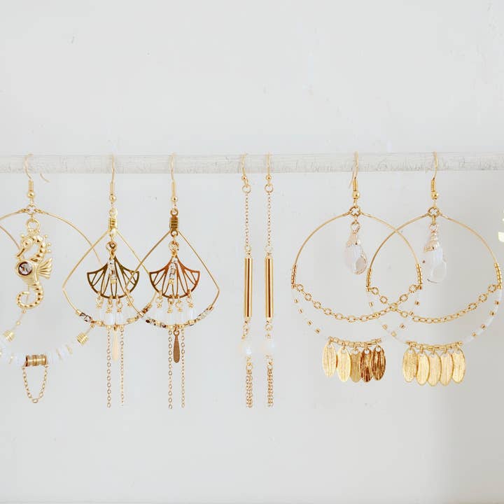 BO-19-serien örhängen – Guld- och pärlemortoner Kustlinje för wholesale av Bijoux ENORA