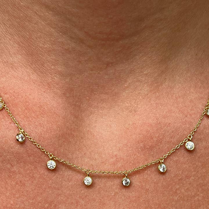 Kravekæde med dråbeformede vedhæng og CZ-sten. for engroshandel hos Lacosta Jewelry Corp