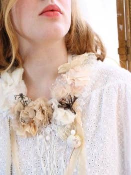 Haute - Couture Schmuck „Nackte Blume“ für den Großhandel von AURE LI