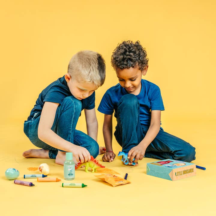 Aquarius Cosmetic SLU - Wholesale Bath & Body Set - MARTINELIA LITTLE DINOSAURIC MINI BATH SET1