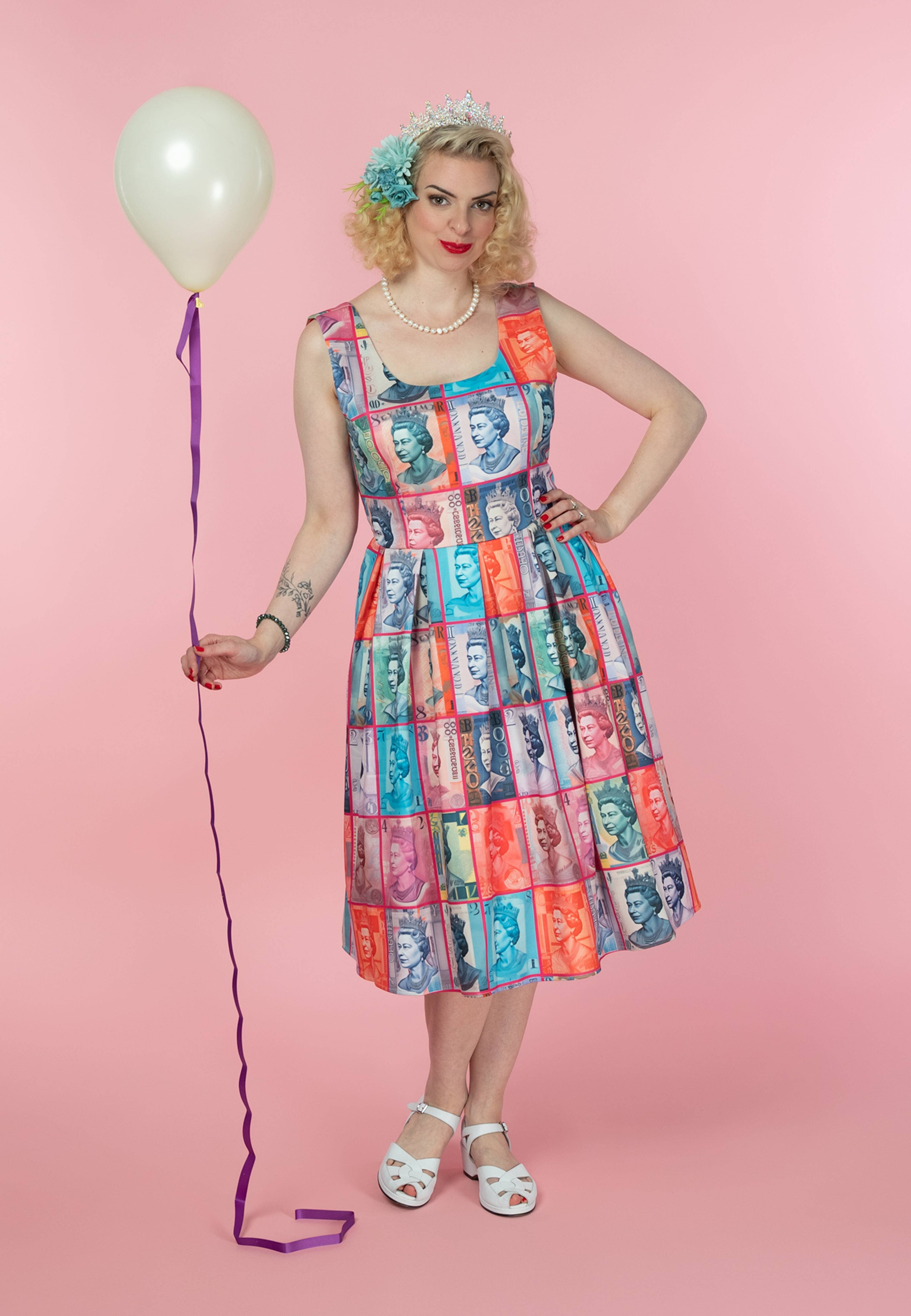 Dolly & Dotty - Vendita all'ingrosso Vestito - Donna - Abito a dondolo multicolore Amanda Queen Elizabeth con scollo rotondo8