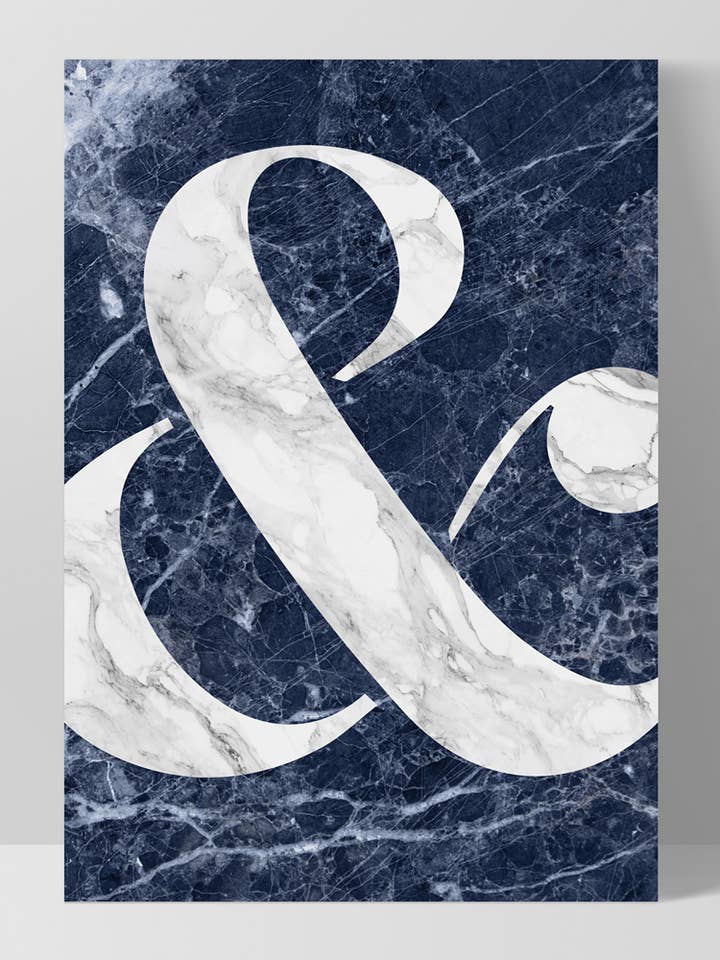 Ampersand Symbol Marmor väggkonsttryck. Marinblå & vit affisch för wholesale av PRINT AND PROPER