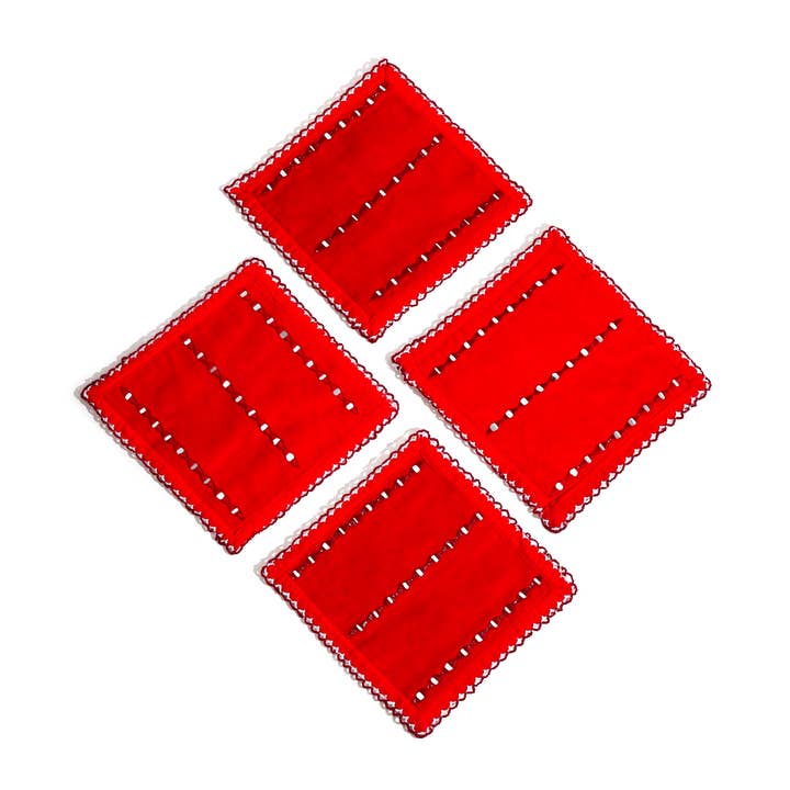 Tiramisu - Wholesale Dinner & cloth napkin - Scarlet Lace-Edge Cocktail Napkins1